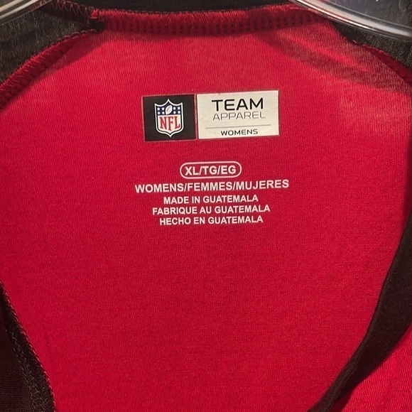 Atlanta Falcons ⭐️red black and white top - Picture 2 of 3